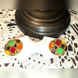 Vibrant clip On Earrings